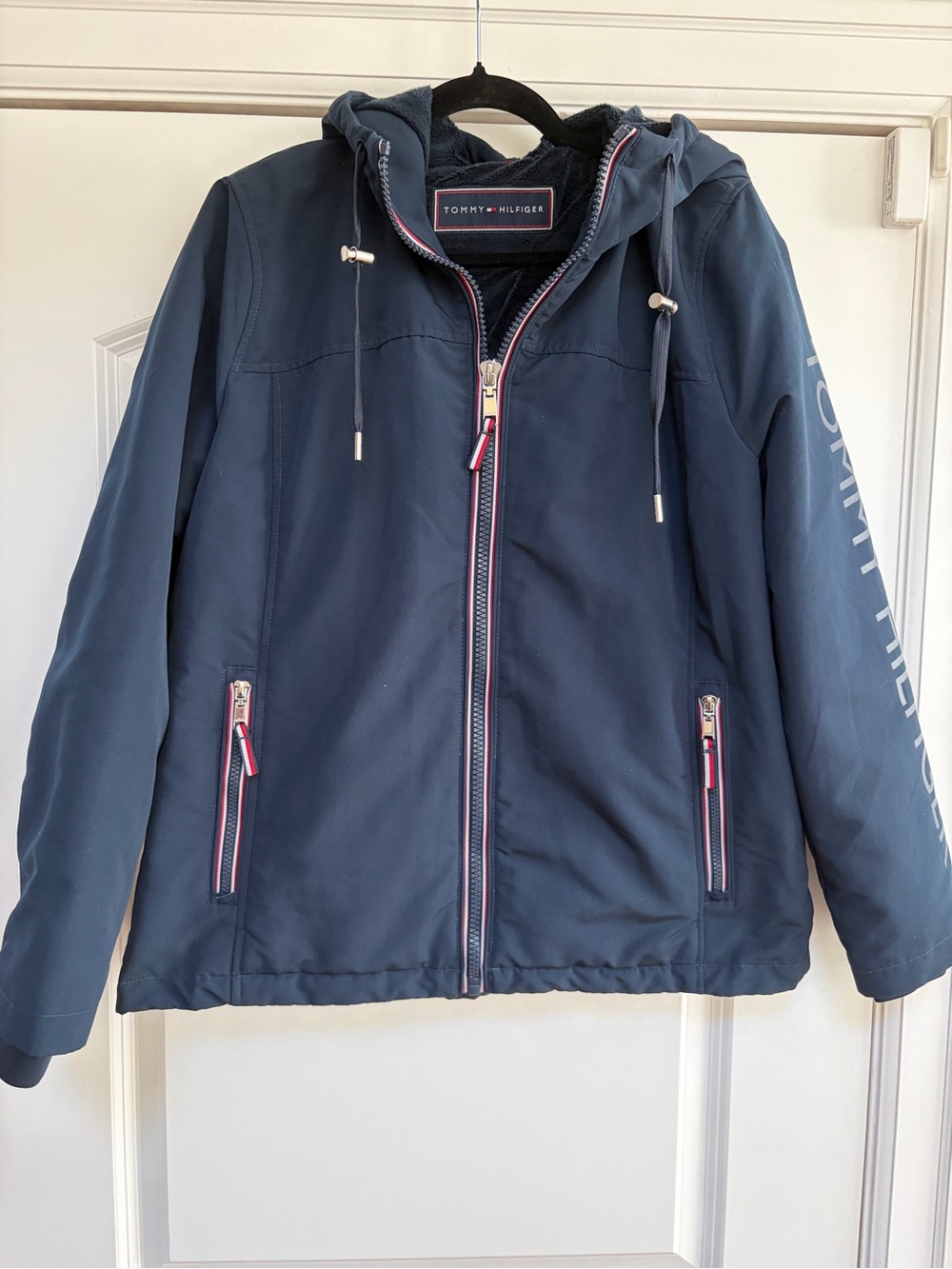 TOMMY HILFIGER Womenโs Navy Blue Fur Lined Softshell Hooded Jacket MSRP$195 Coat